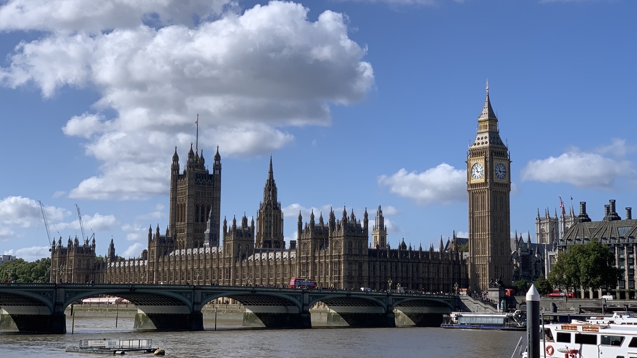 Your UK Arrival Checklist: Banking, National Insurance, and GP Registration